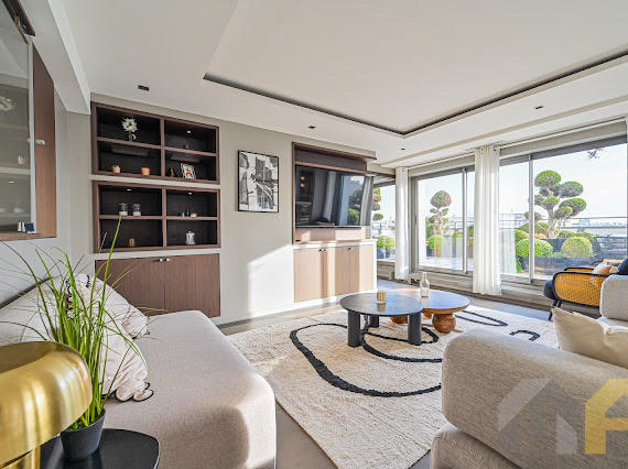 Duplex - 186 m² - 7 pièces