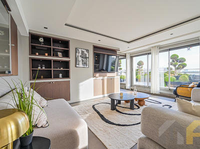 Duplex - 186 m² - 7 pièces