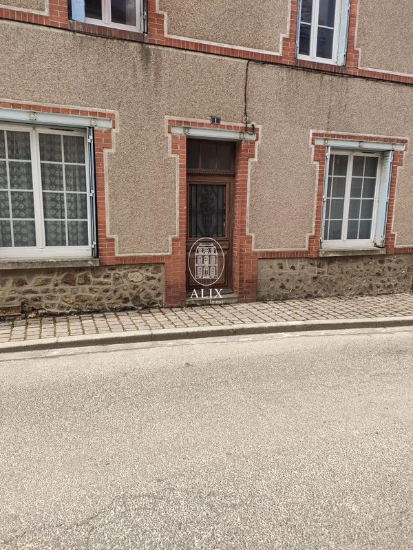 Maison - 104 m² - 7 pièces