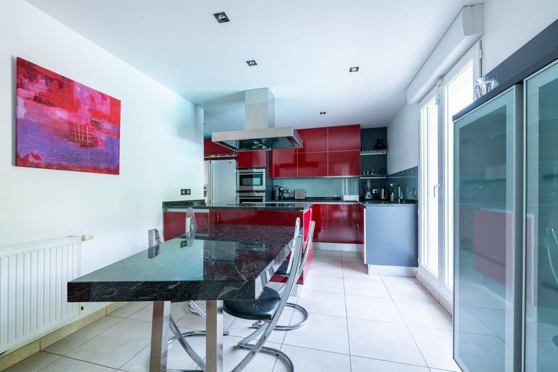 Maison contemporaine - 214 m² - 8 pièces