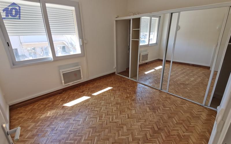 Appartement - 82 m² - 3 pièces