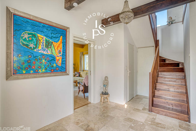 Maison - 212 m² - 8 pièces