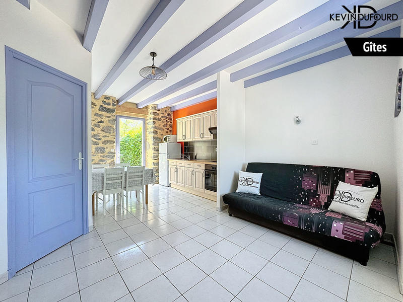 Maison - 1 000 m² - 40 pièces