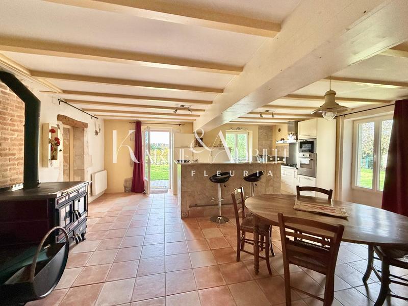 Maison - 201 m² - 7 pièces