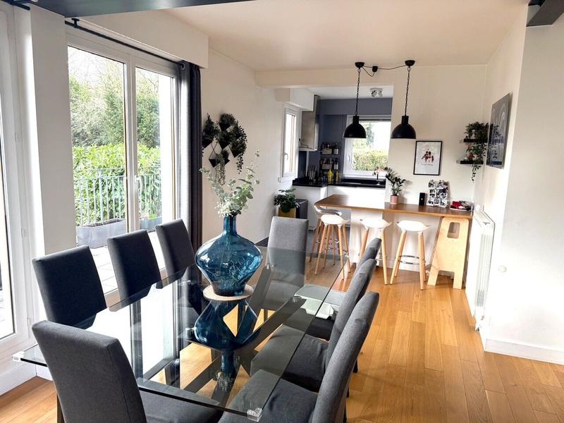 Maison - 185 m² - 7 pièces