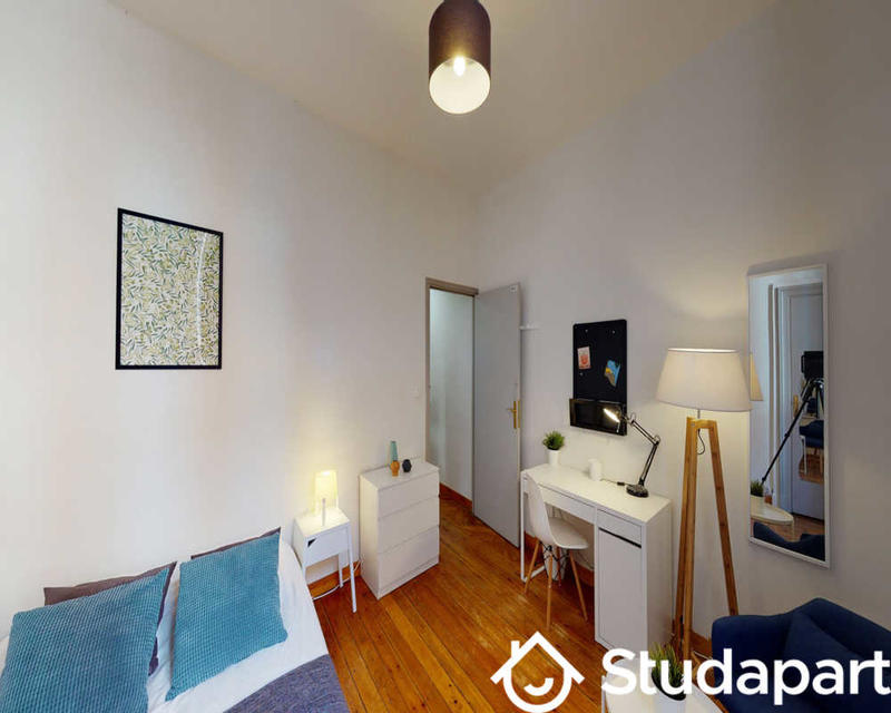 Chambre - 120 m² - 1 pièce