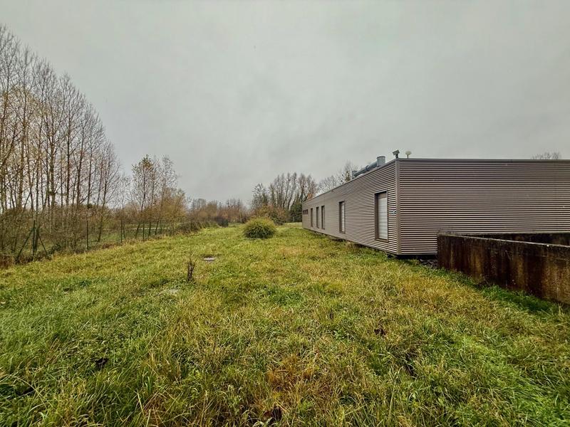 Local d'activités - 940 m²