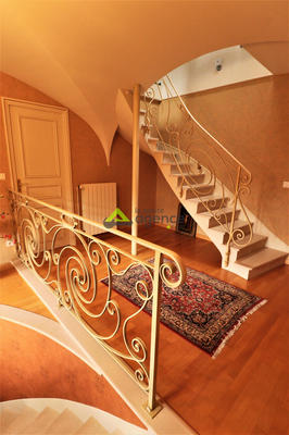 Propriété - 215 m² - 7 pièces