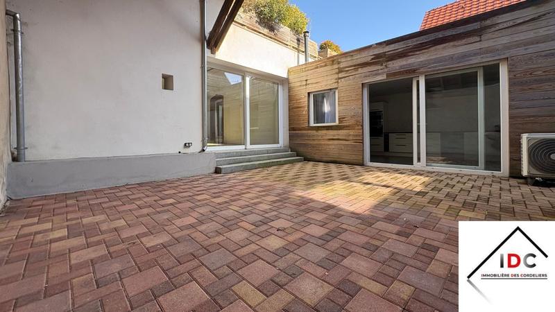 Maison - 180 m² - 7 pièces