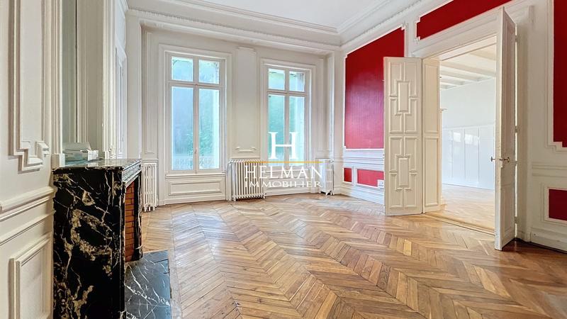 Château - 550 m² - 17 pièces