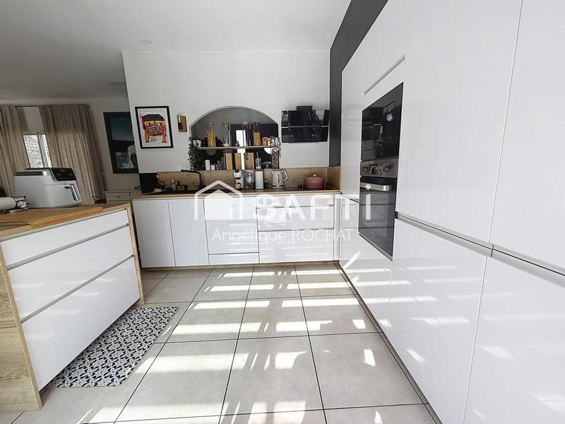 Villa - 180 m² - 6 pièces