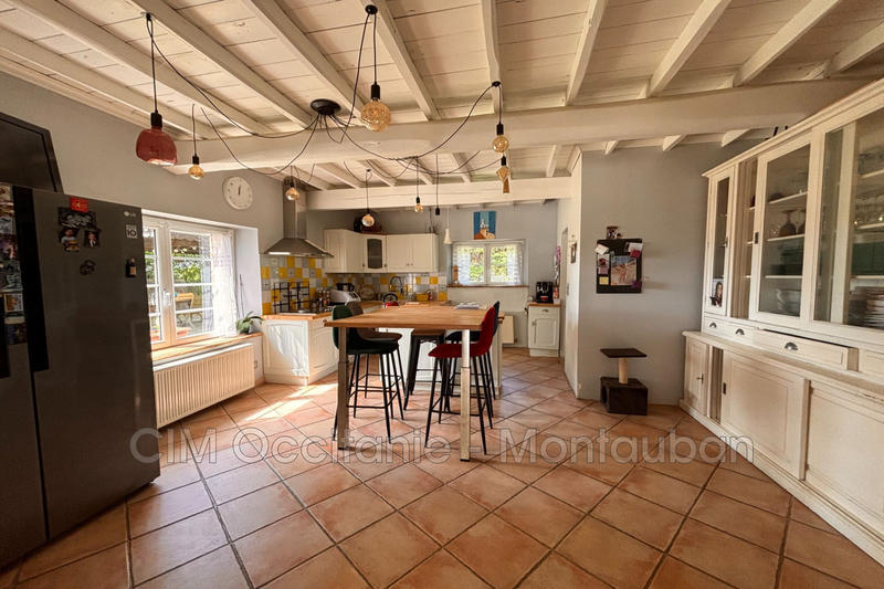 Maison - 220 m² - 7 pièces