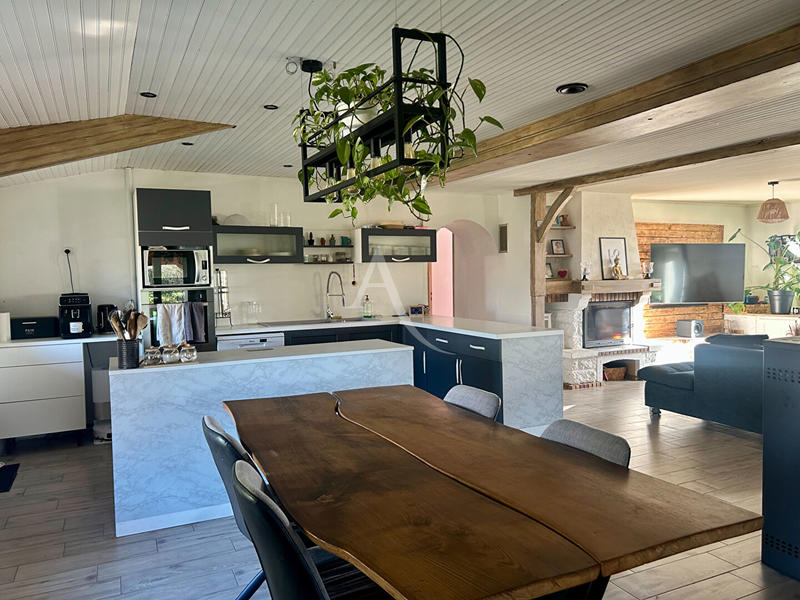 Maison - 176 m² - 6 pièces