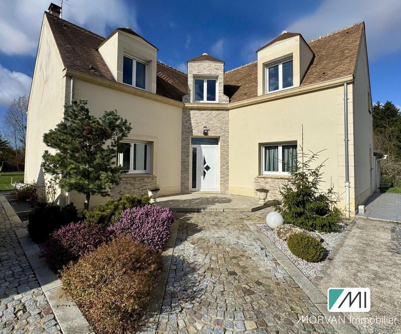 Maison - 262 m² - 7 pièces