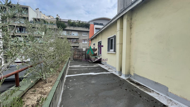 Maison - 246 m² - 8 pièces