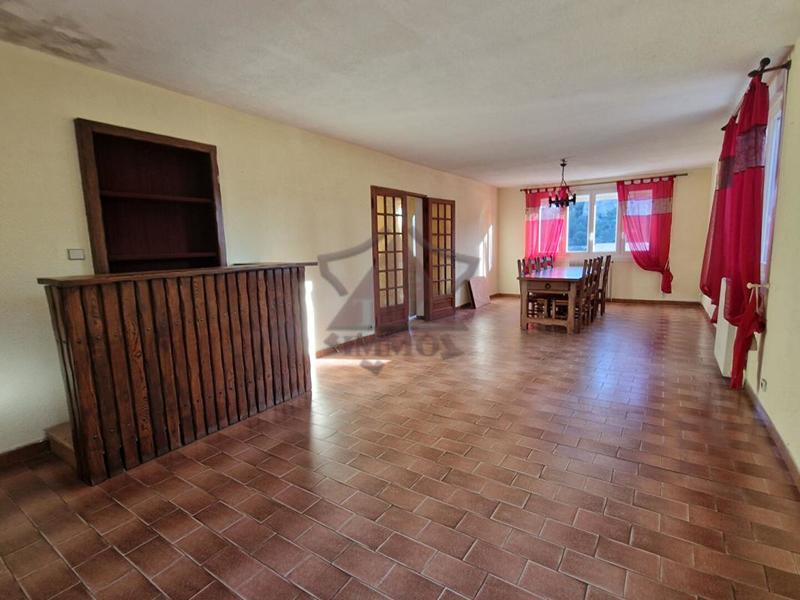 Maison - 320 m² - 9 pièces