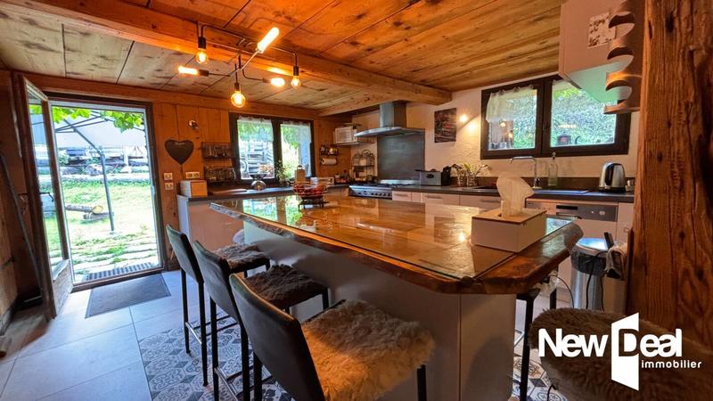 Maison en pierre - 186 m² - 13 pièces