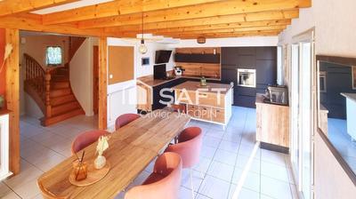 Maison - 153 m² - 7 pièces