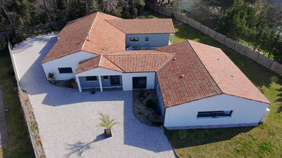 Villa - 345 m² - 8 pièces