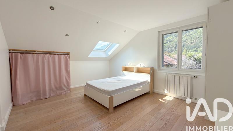 Maison - 208 m² - 6 pièces