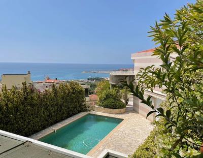 Appartement - 138 m² - 5 pièces