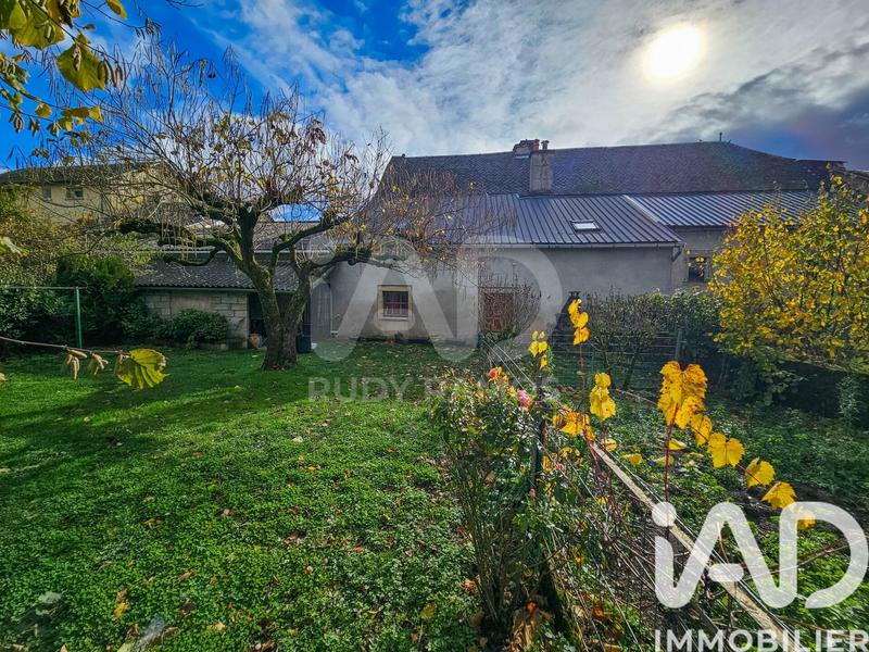 Maison - 318 m² - 7 pièces