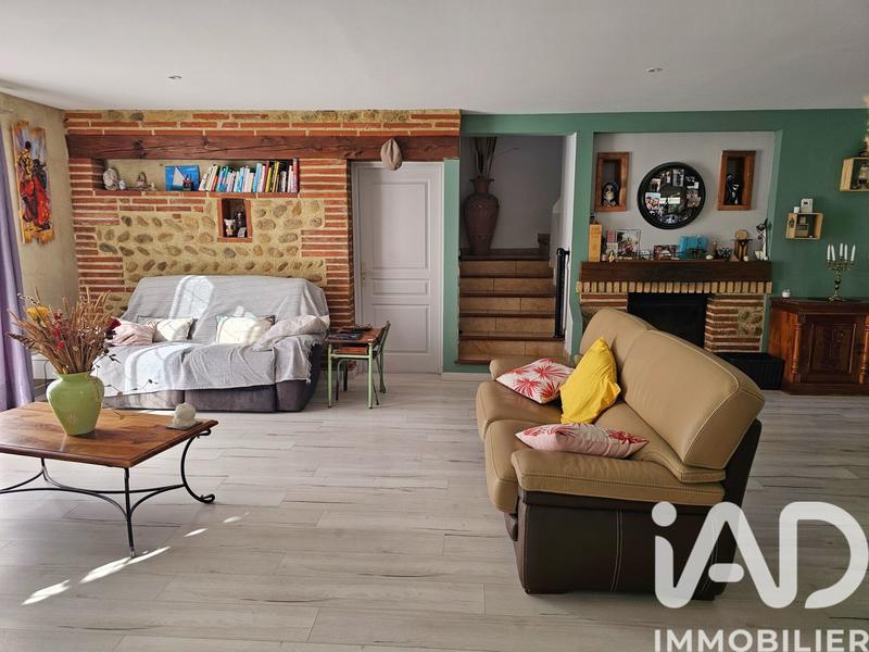 Maison - 255 m² - 9 pièces