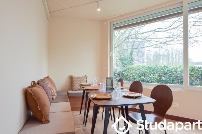 Chambre - 10 m² - 1 pièce