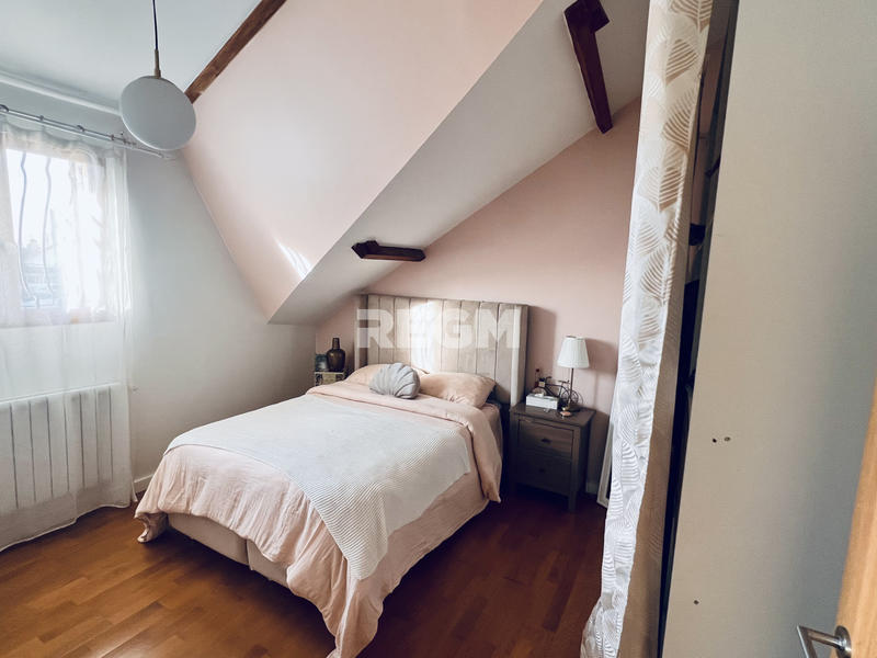 Maison - 223 m² - 7 pièces