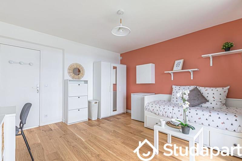 Chambre - 11 m² - 1 pièce