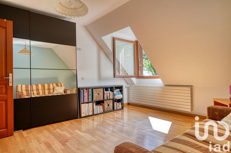 Maison - 222 m² - 9 pièces