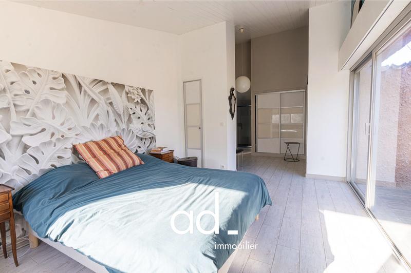 Villa - 220 m² - 5 pièces