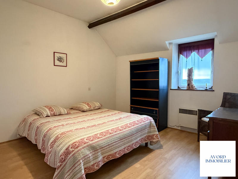 Maison - 285 m² - 9 pièces