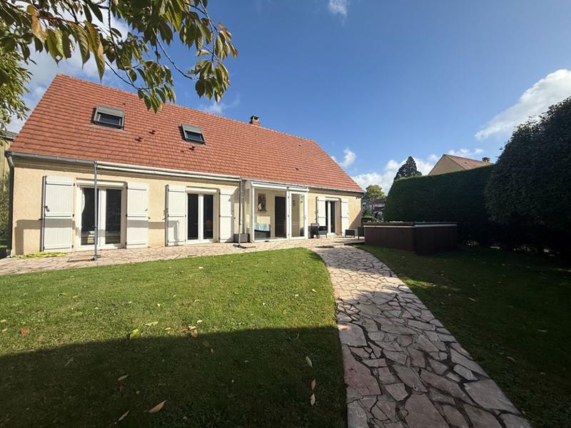 Maison - 149 m² - 6 pièces