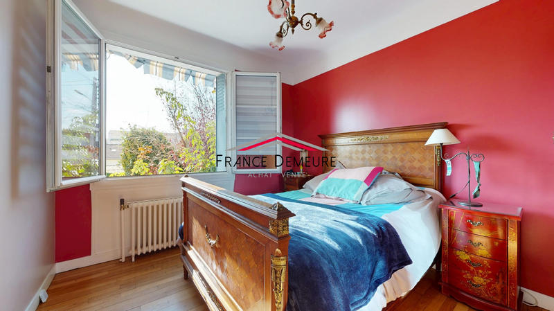 Maison - 178 m² - 8 pièces