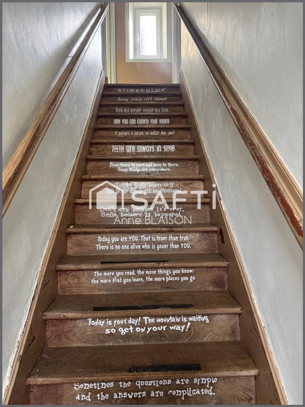 Maison - 227 m² - 12 pièces