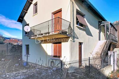 Villa - 100 m² - 6 pièces