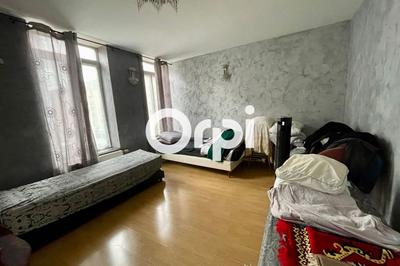 Maison - 185 m² - 8 pièces