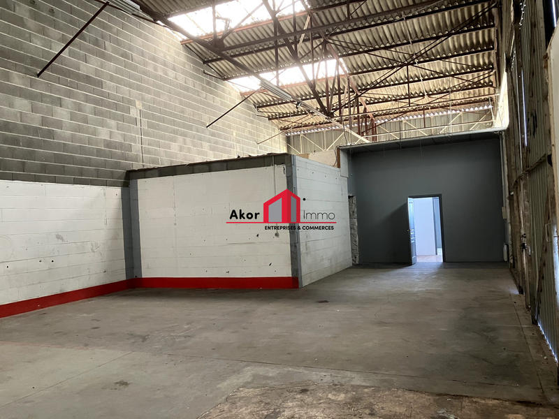 Local d'activités - 1 000 m² - 2 pièces