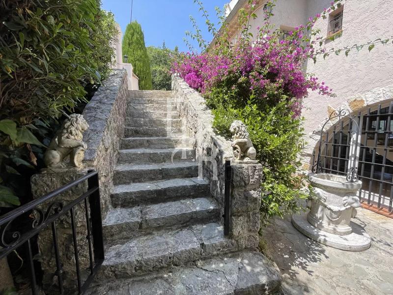 Villa - 173 m² - 7 pièces