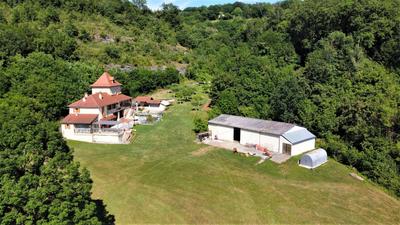 Propriété - 220 m² - 8 pièces