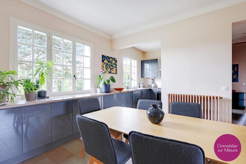 Maison - 250 m² - 7 pièces