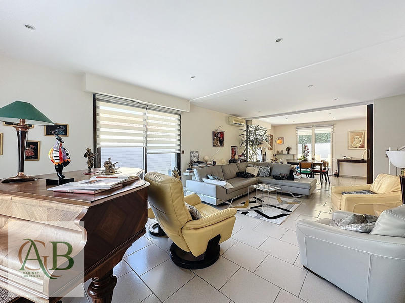 Maison - 159 m² - 5 pièces