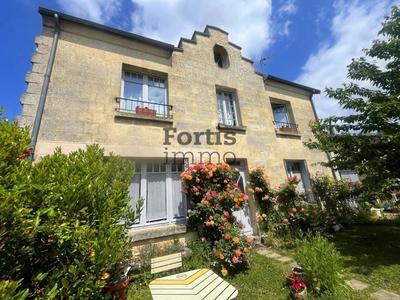 Château - 150 m² - 5 pièces