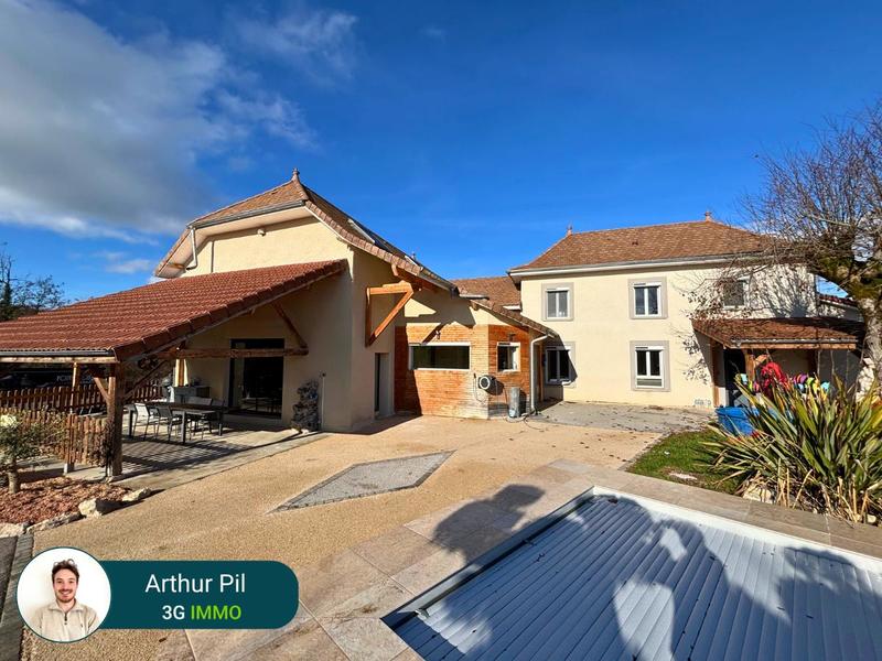 Maison - 225 m² - 6 pièces