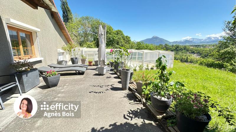 Maison - 297 m² - 7 pièces