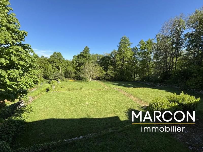 Maison - 212 m² - 8 pièces