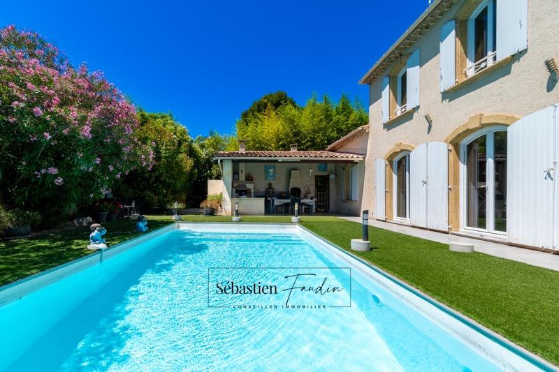 Maison - 162 m² - 5 pièces