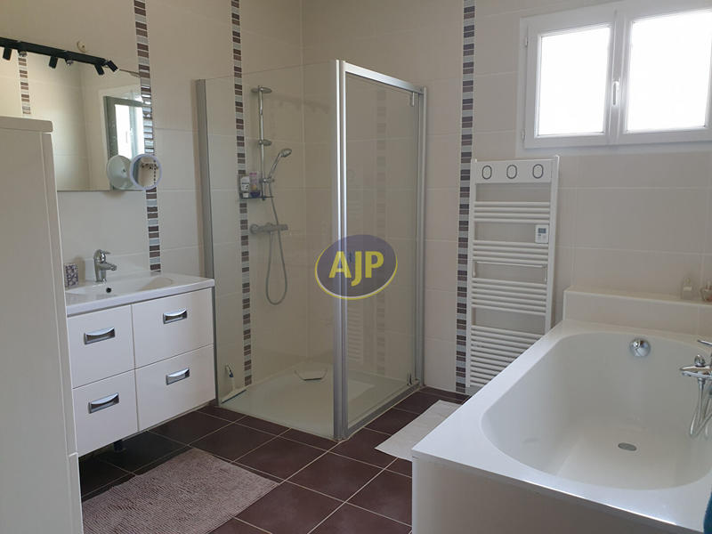 Maison - 160 m² - 5 pièces