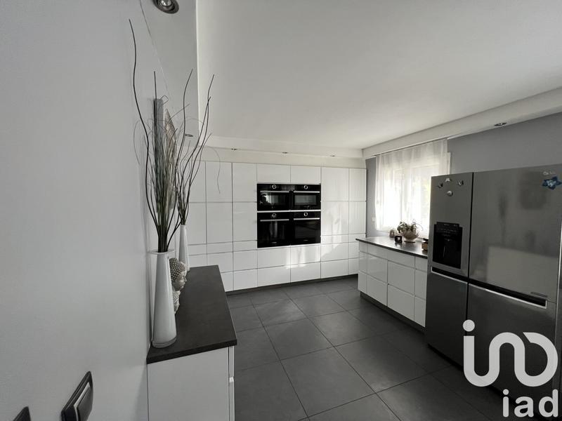 Maison - 200 m² - 10 pièces